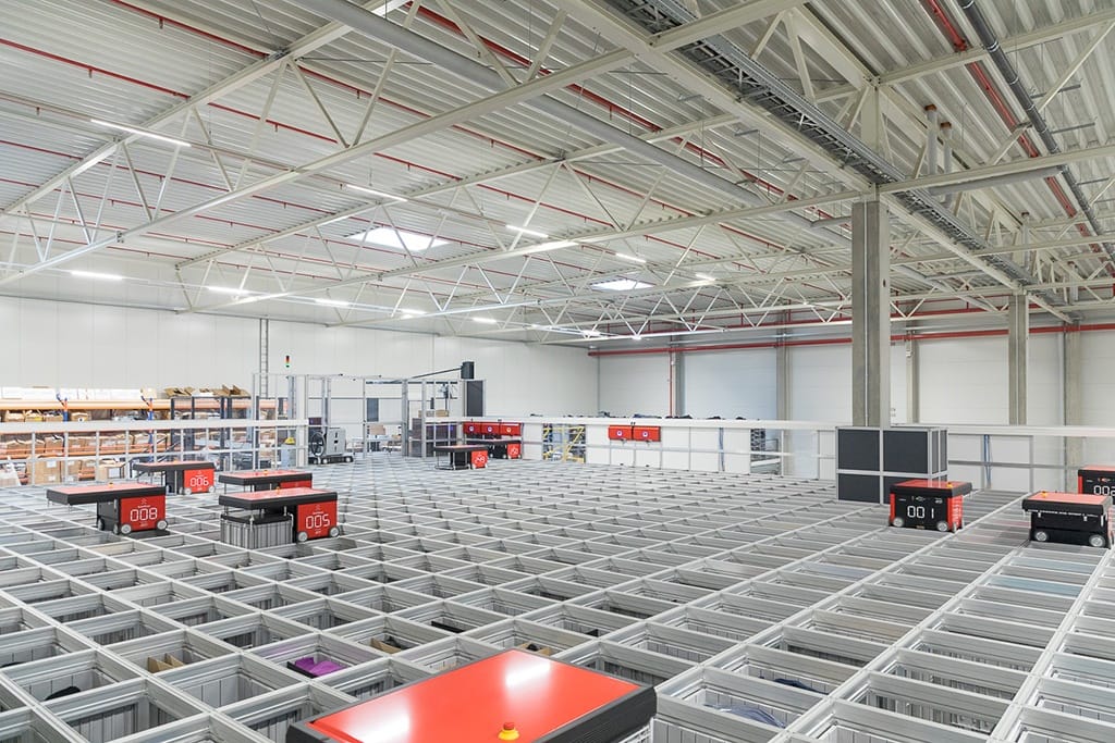 Werbefotograf im Kölner SEGRO Businesspark. Moderne Technik in der Halle.