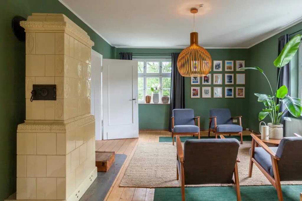 Das Wohnzimmer mit Kamin