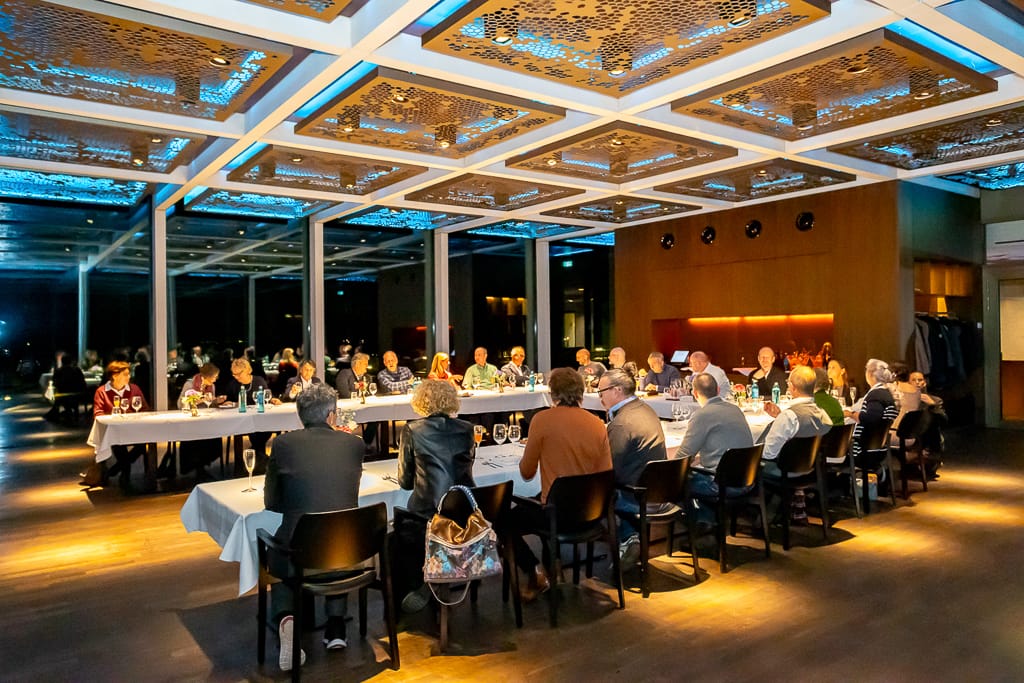 Conet Mitarbeiter auf dem Drachenfels im Restaurant