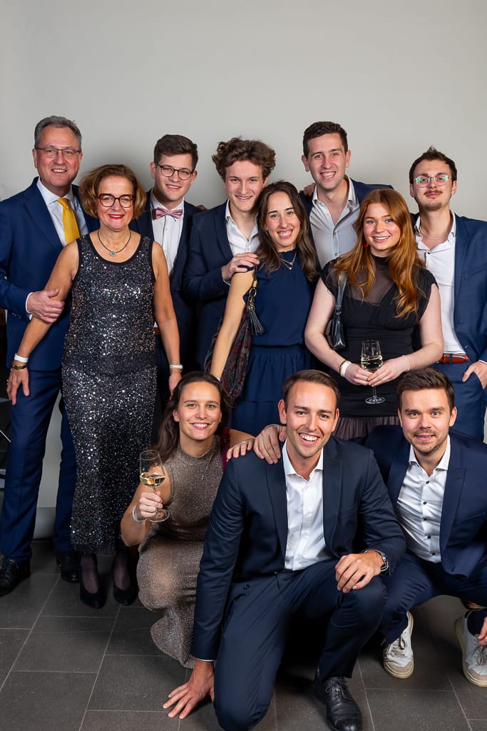 Fotograf Köln - Viele Menschen lachen in die Kamera und haben Spaß